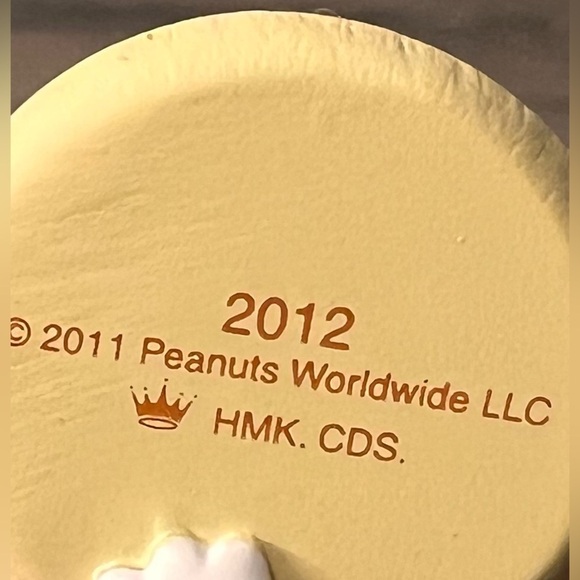 Hallmark NEW 2012 “A Thanksgiving Feast” The PEANUTS Gang Thanksgiving Ornament - Picture 9 of 10